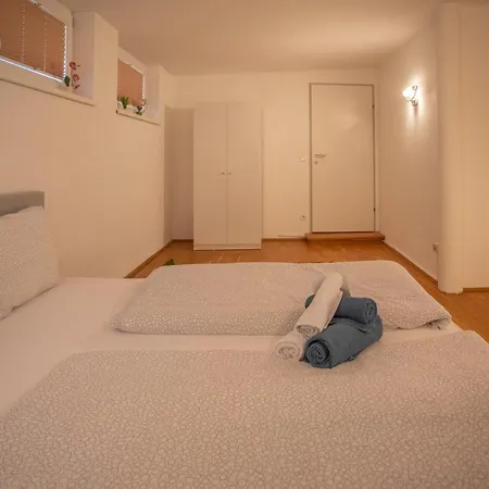 Hilltop I Free Parking Appartement